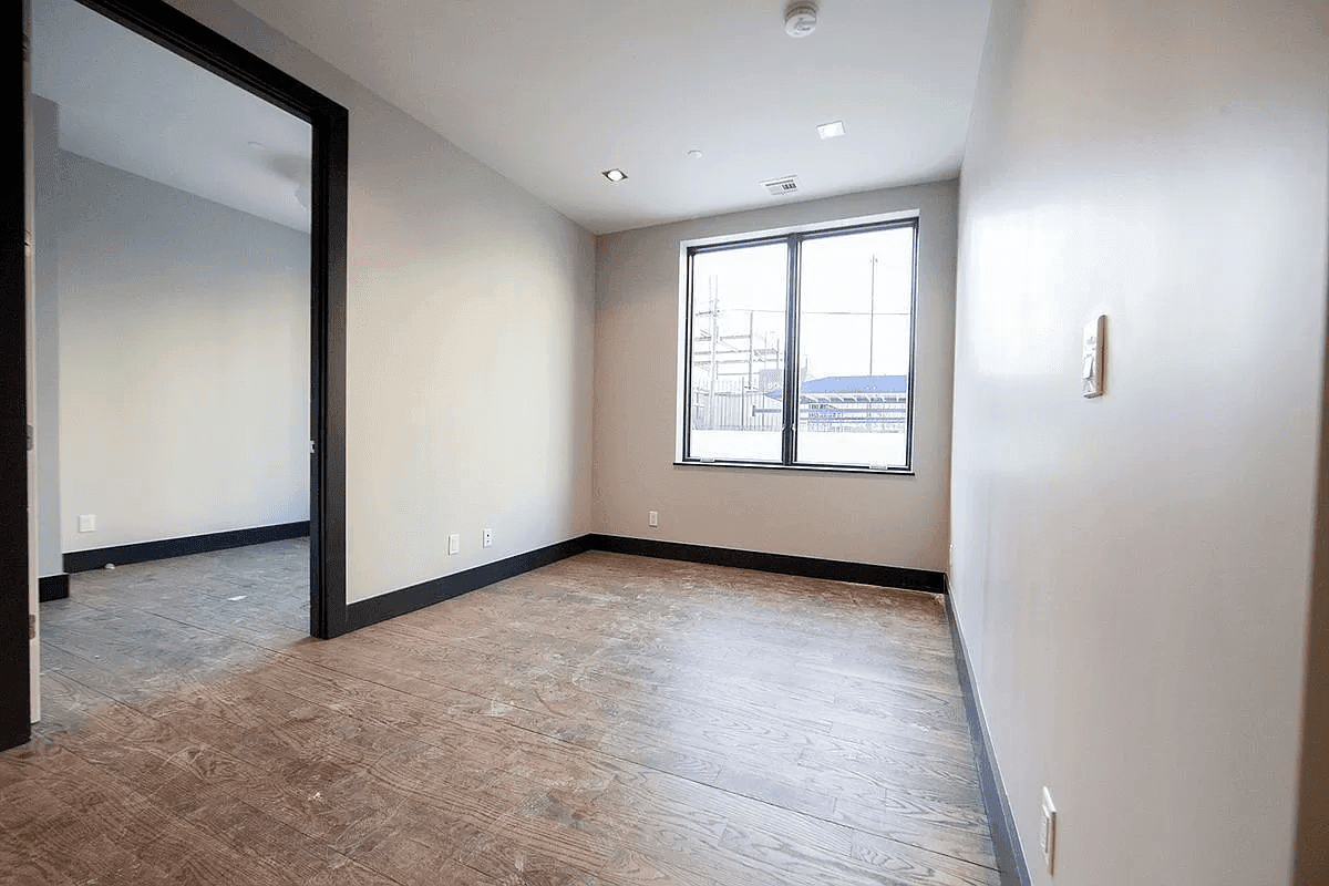 875 Dekalb Ave #1B