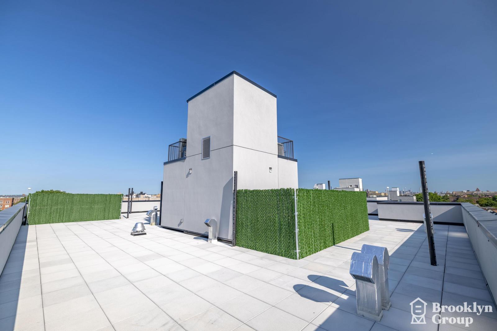 Exterior-Roof45-HDR