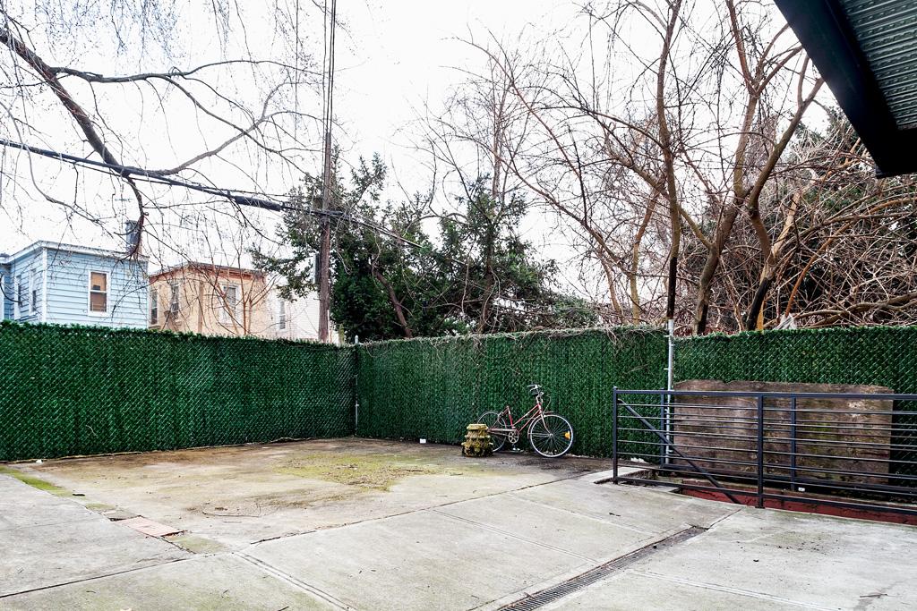 IMG_5922 Backyard.jpg