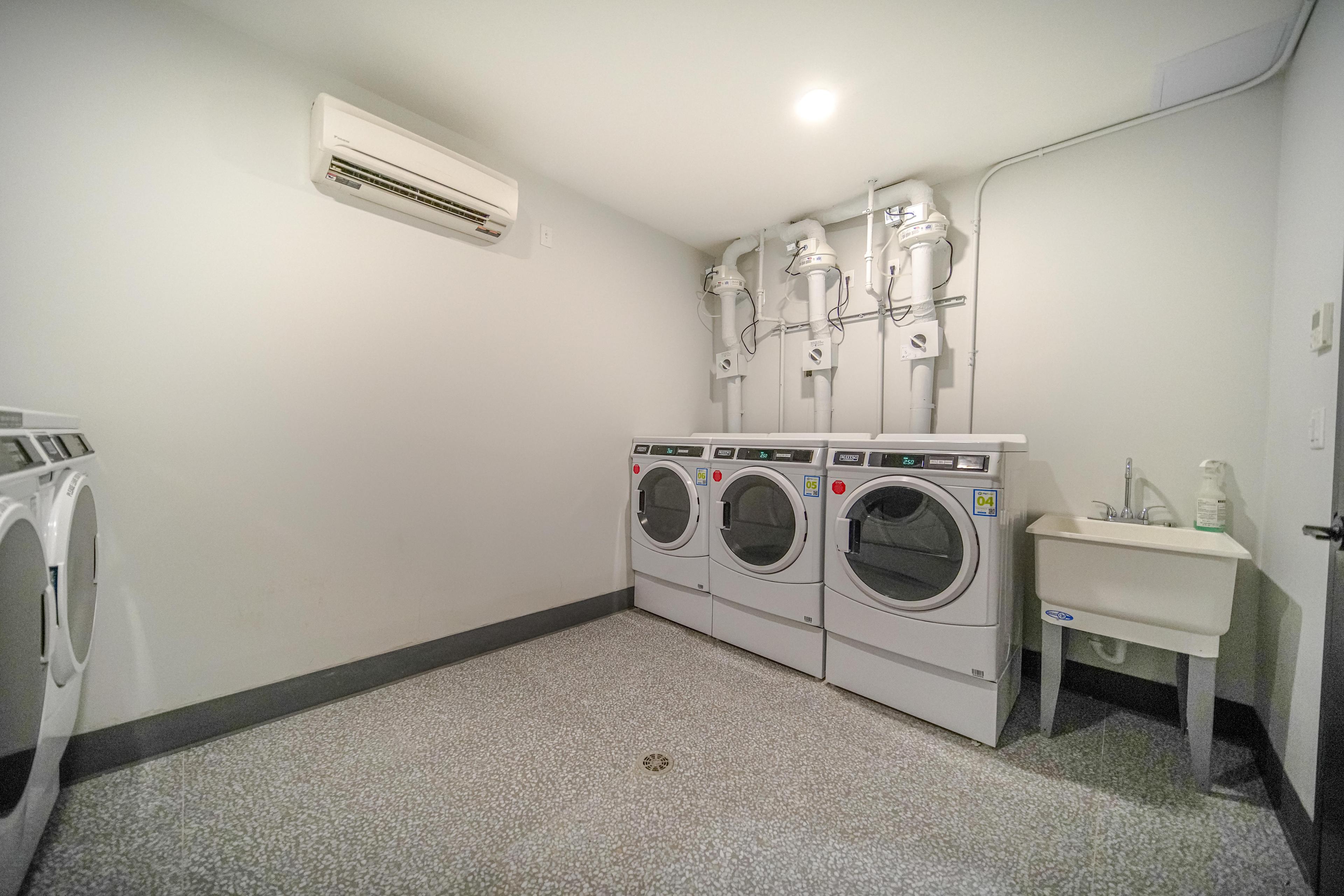 148 Bleecker Laundry Room.jpg