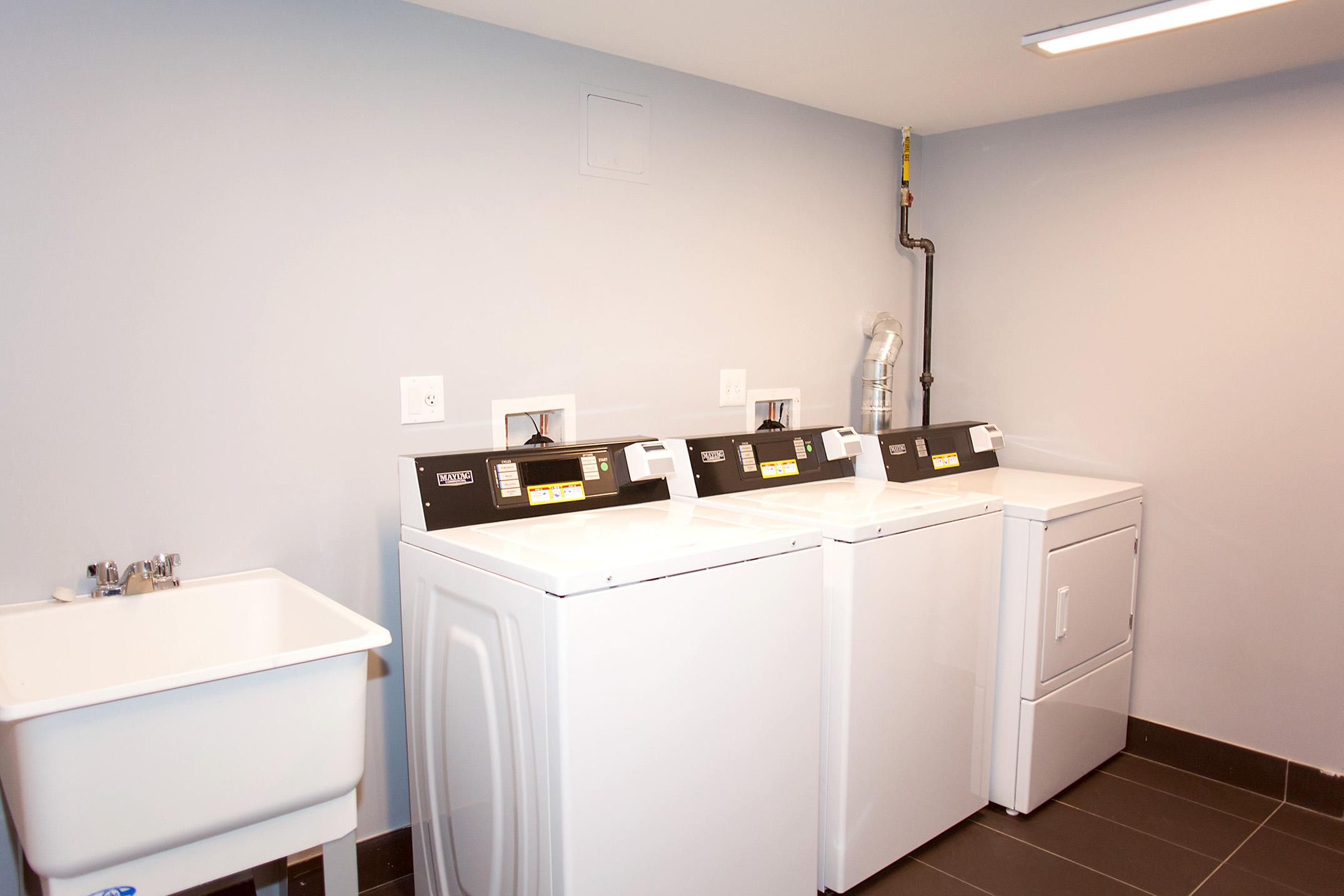 91508newyorkave_LAUNDRY.jpg