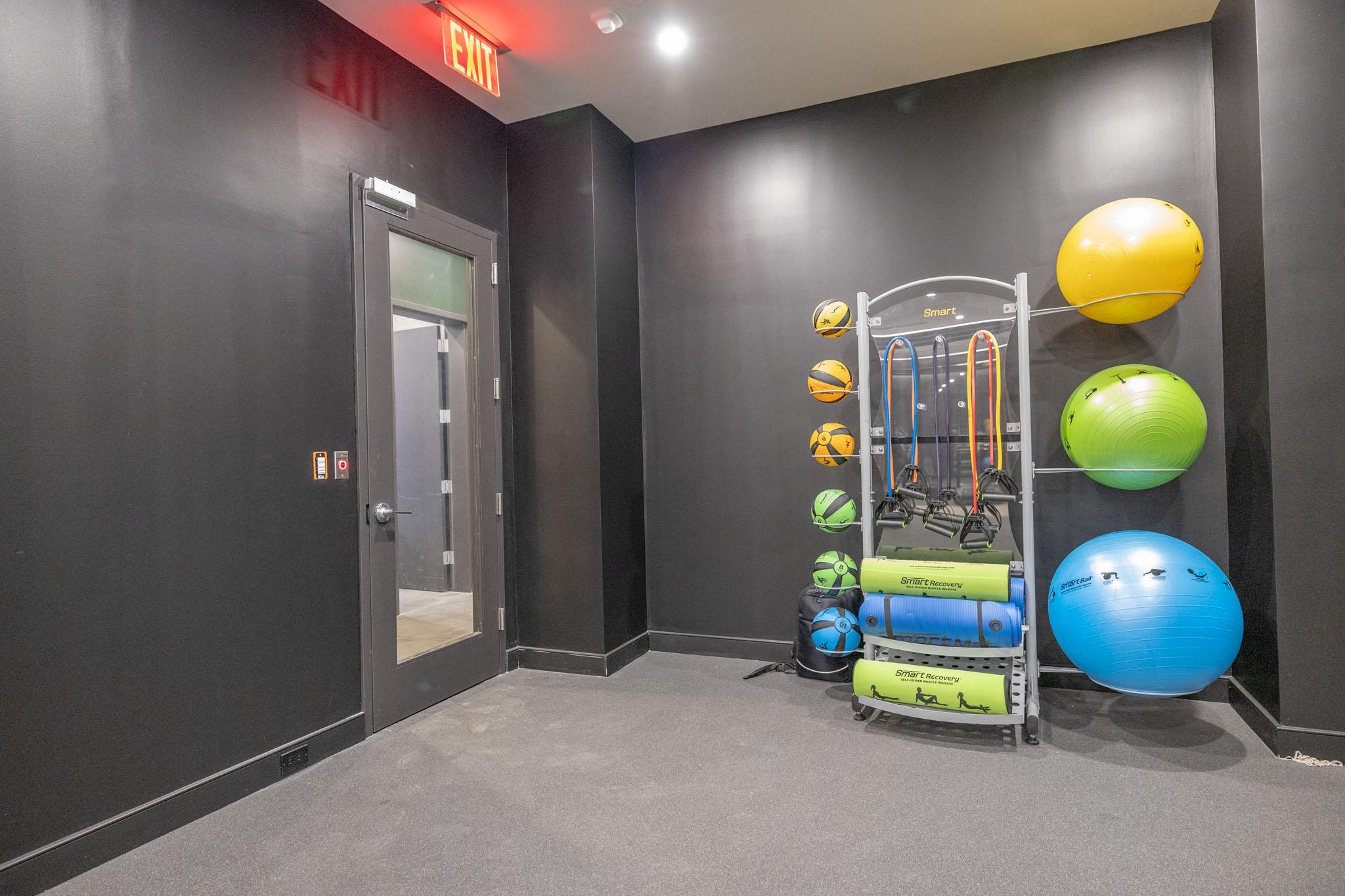 1Gym-02.jpg