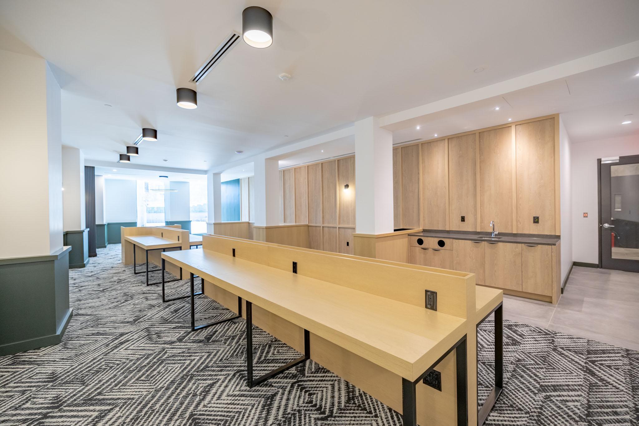 BusinessRoom-3.jpg