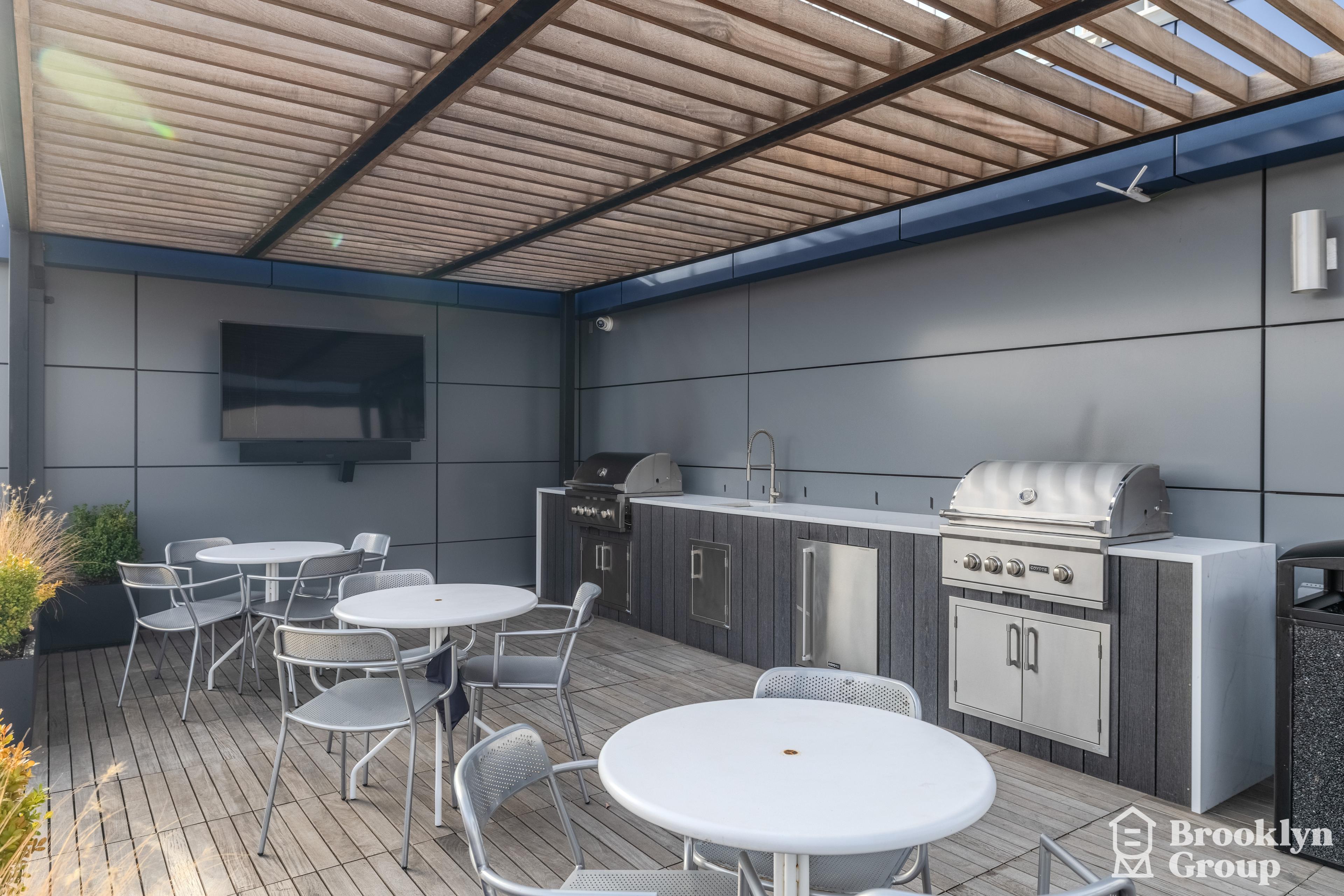 Roof14-HDR.jpg
